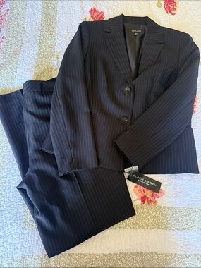 NWT Women’s Black Label by Evan -Picone Pinstripe Suit